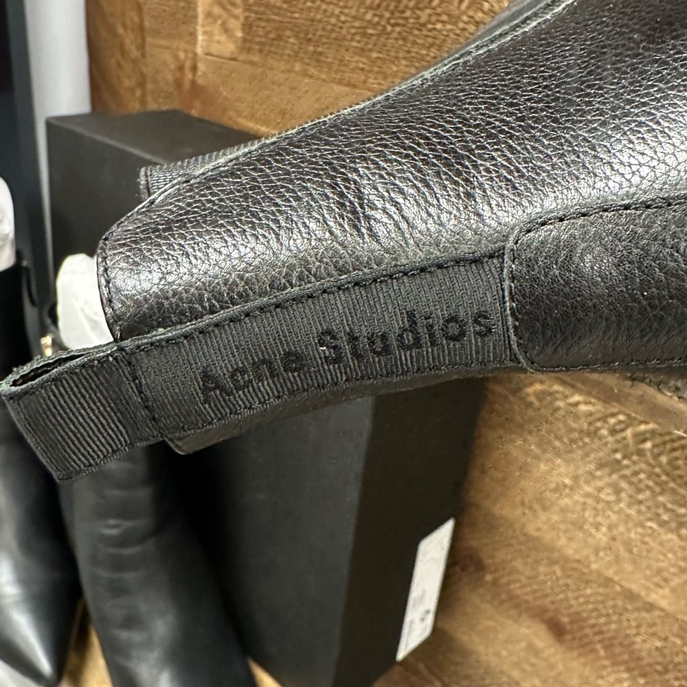 Acne Studios Black Leather Pointed Toe Chelsea Boots – Size 39 (US 9) - Picture 4 of 6